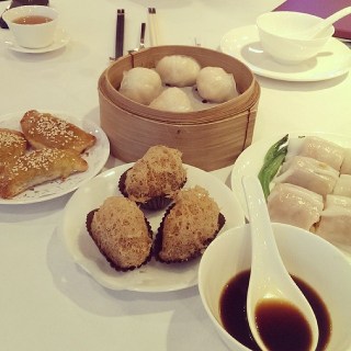 Dummy Image With Link to Itself